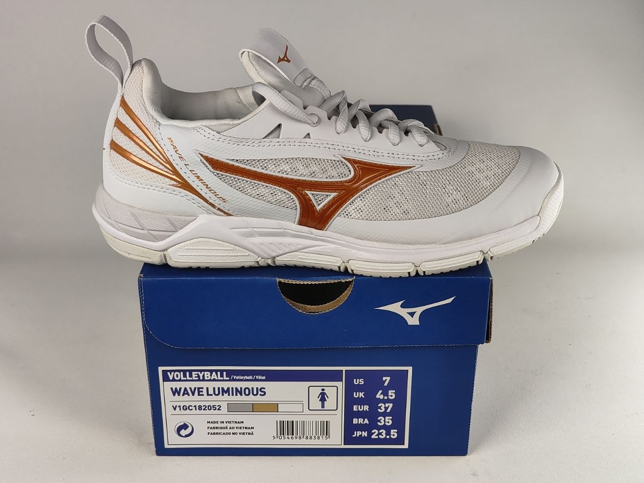 Mizuno-Wave-Luminous-Women's-Volleyball-Shoes-White-Copper-Gold