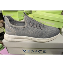 پکیج ۱,۵۰۰ جفتی کفش و صندل زنانه هلندی و آلمانی