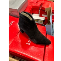 میکس کفش برندهای  معروف از فروشگاه ماکرو هلند.