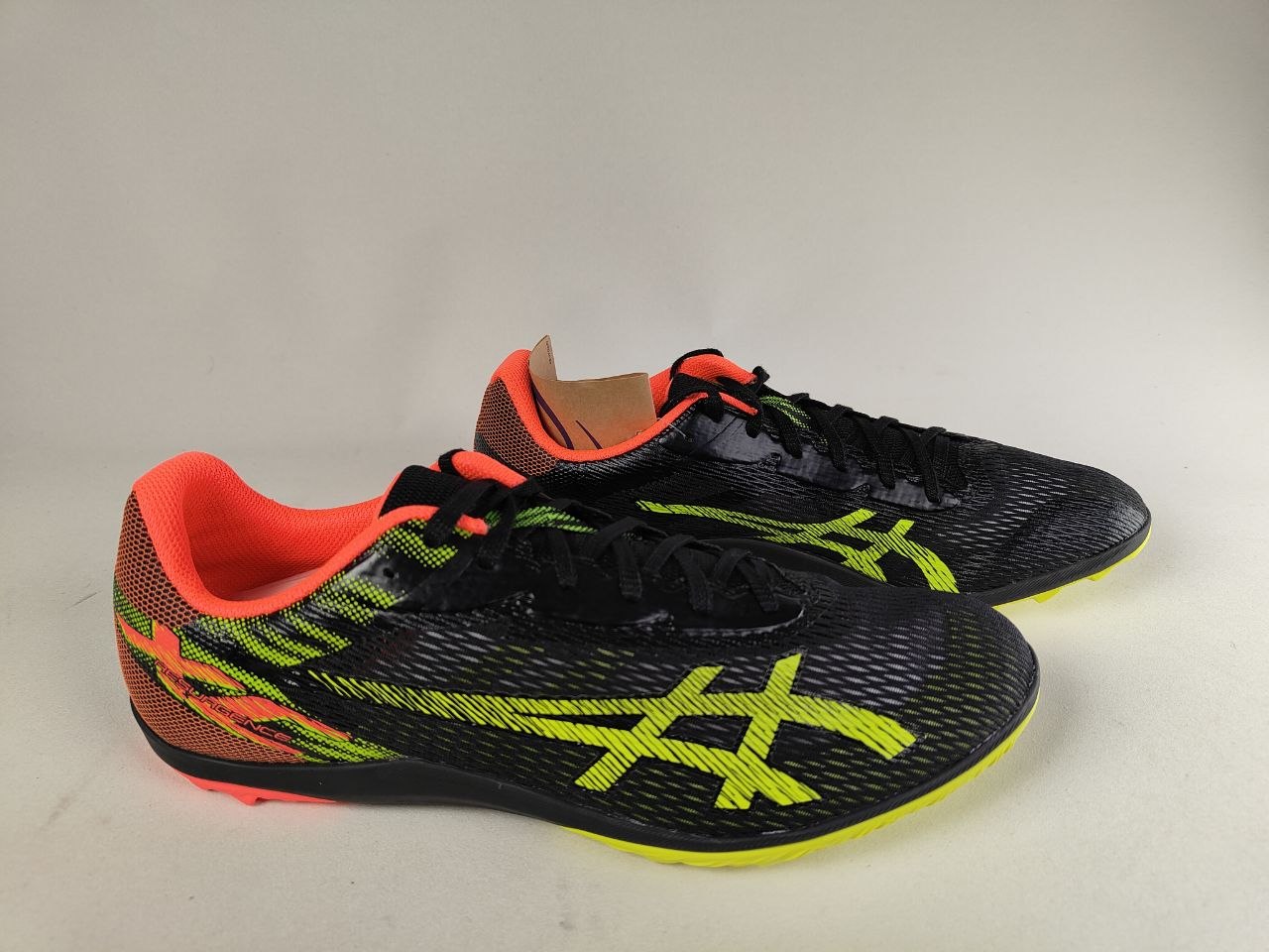ASICS Resurgence XC – Black/Safety Yellow