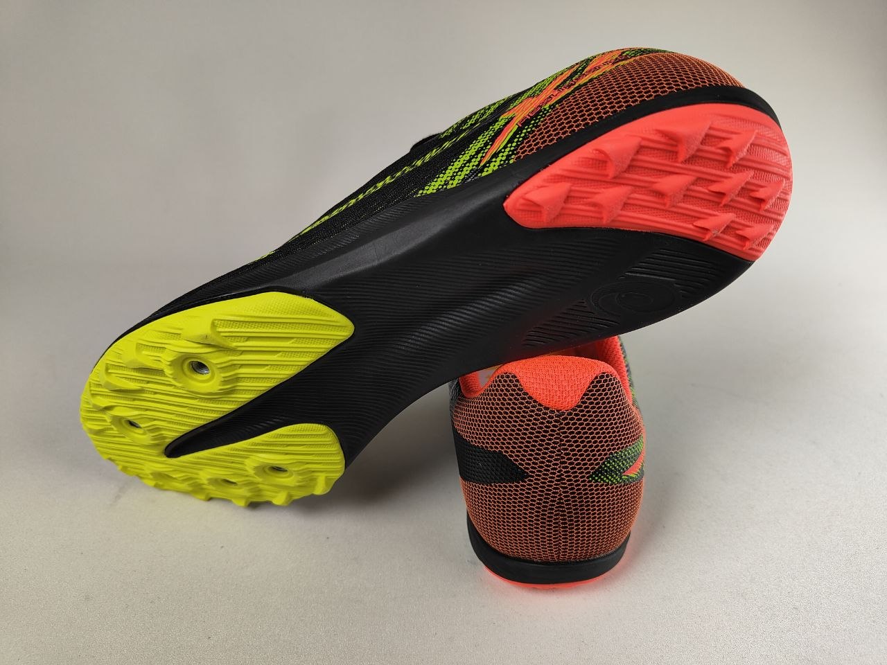 ASICS Resurgence XC – Black/Safety Yellow
