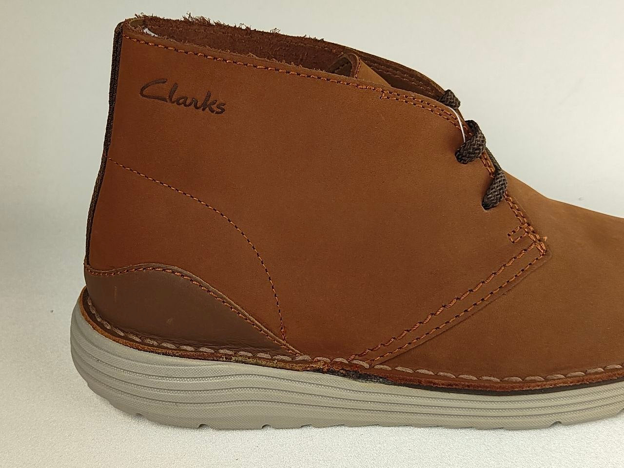 Clarks Brahnz Mid Tan Nubuck Chukka Boots