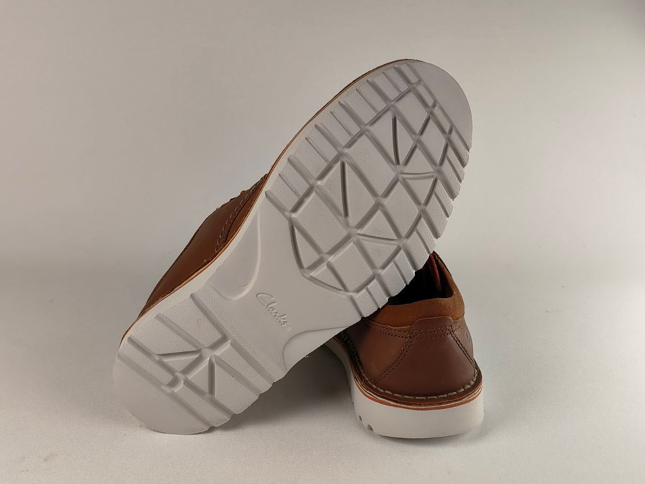 Clarks Eastford Low Dark Tan Leather Shoes