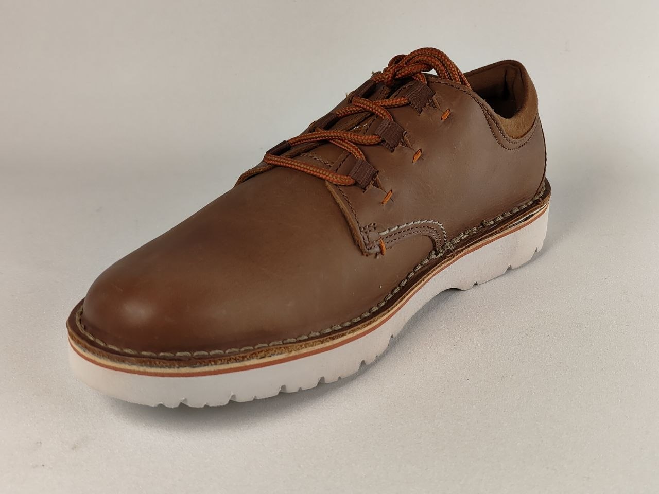 Clarks Eastford Low Dark Tan Leather Shoes