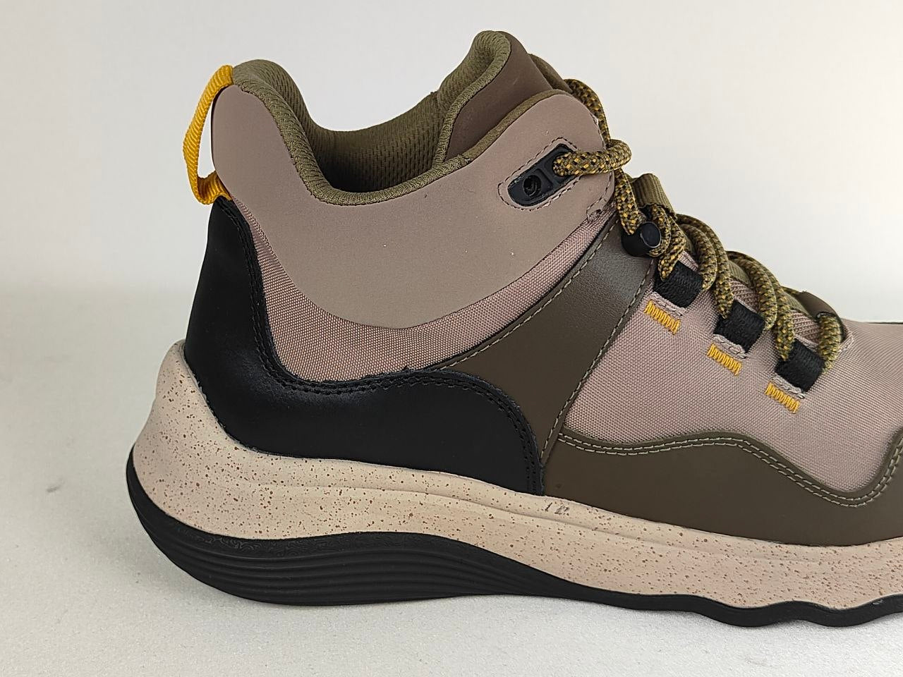 Clarks Jaunt Lo Dark Olive Combination Walking Shoes
