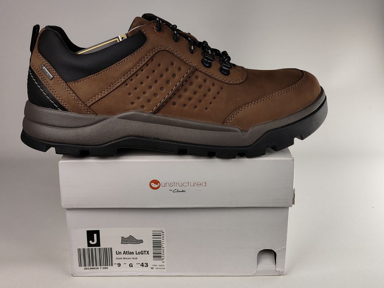 Clarks Un Atlas Lo GTX Dark Brown Nubuck Waterproof Walking Shoes