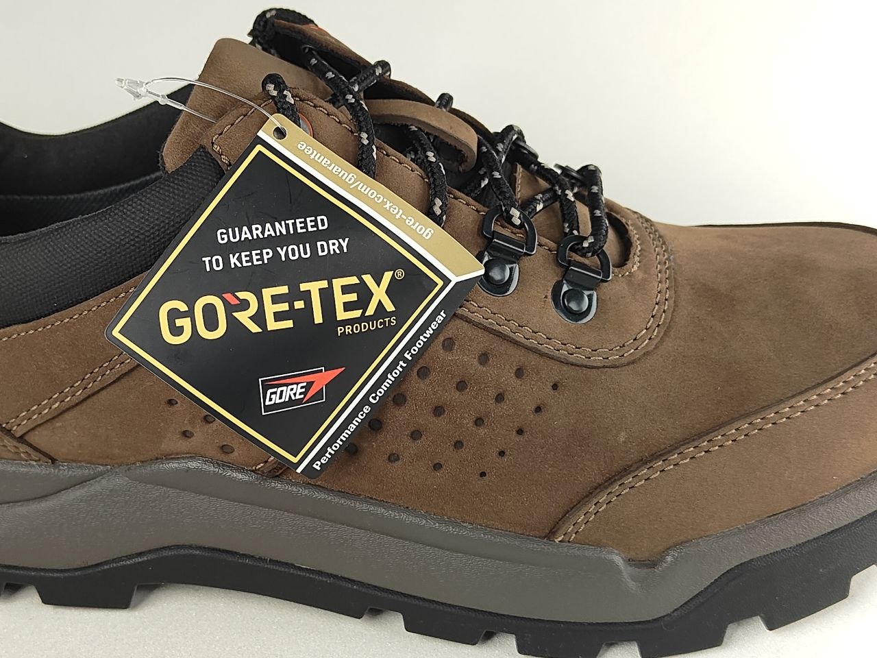 Clarks Un Atlas Lo GTX Dark Brown Nubuck Waterproof Walking Shoes