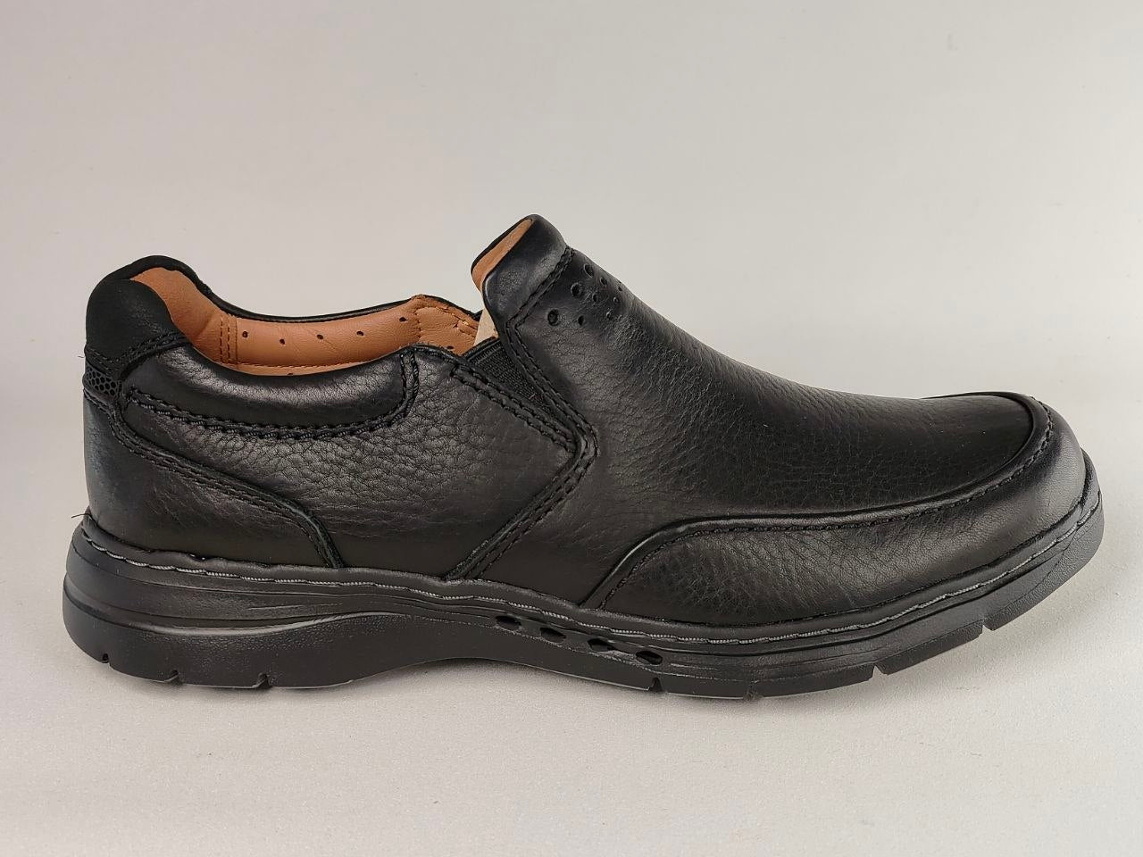 Clarks Un Brawley Step Black Leather Slip-On Shoes