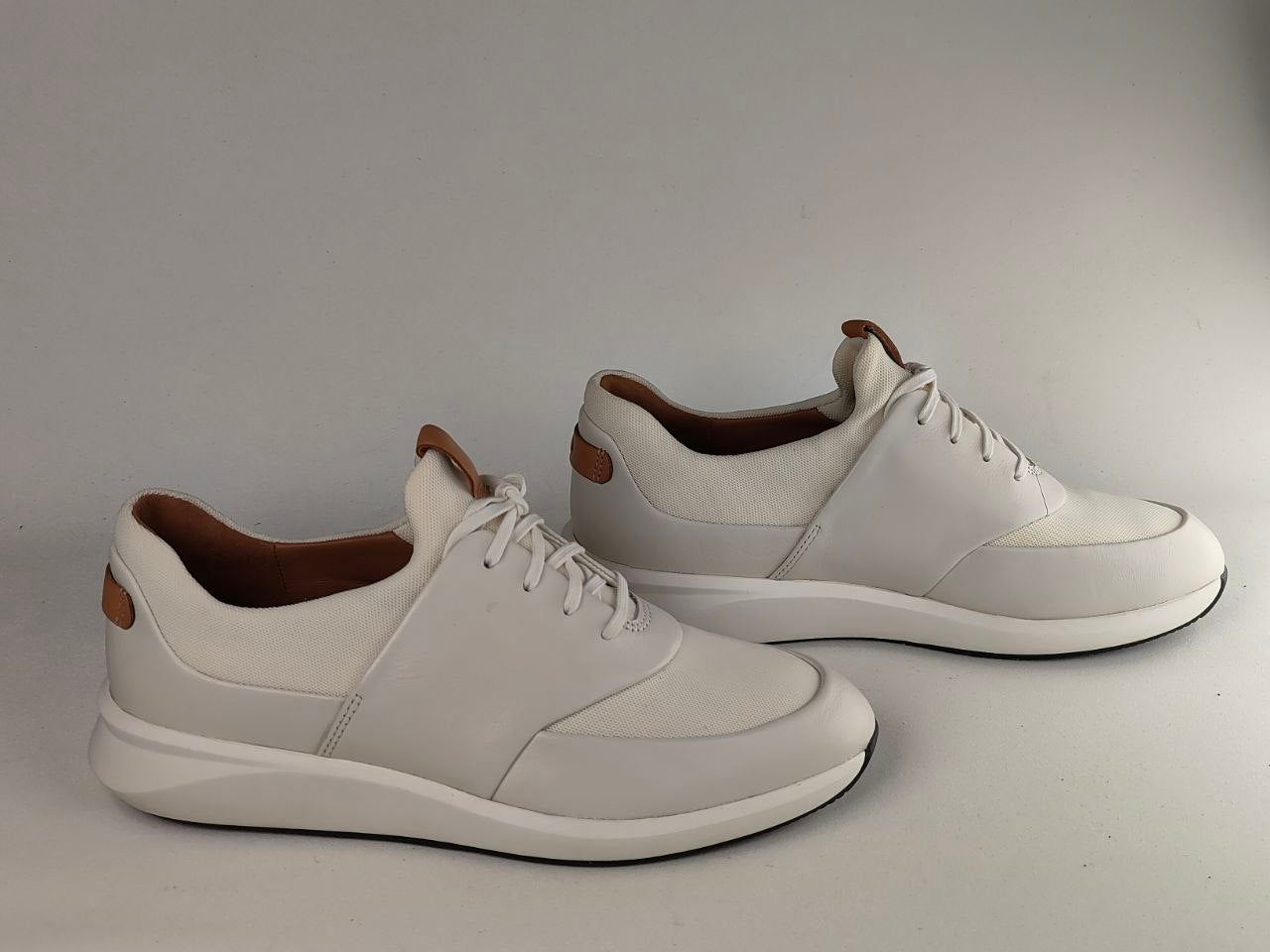Clarks Un Rio Lace White Leather Sneakers