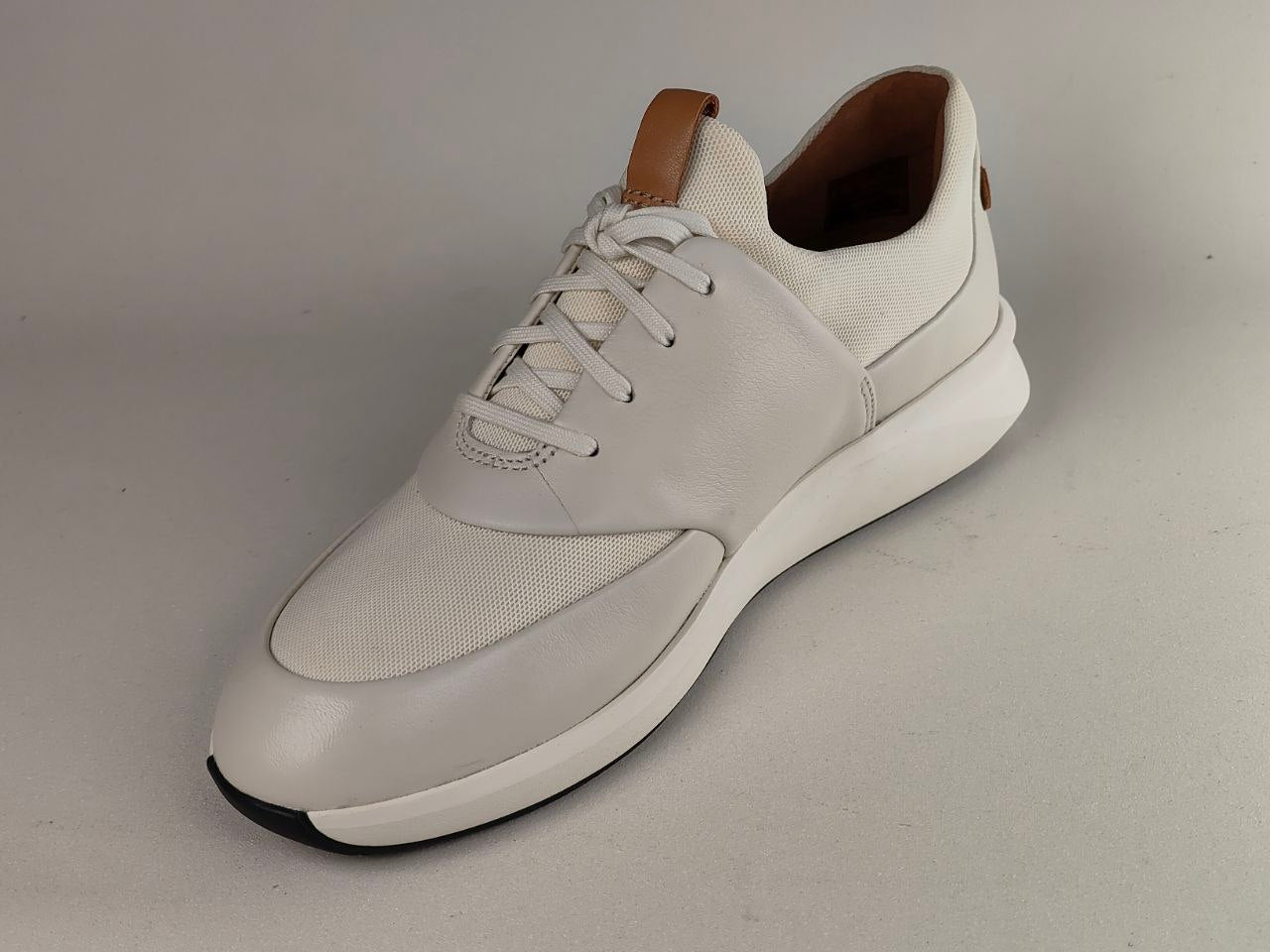 Clarks Un Rio Lace White Leather Sneakers