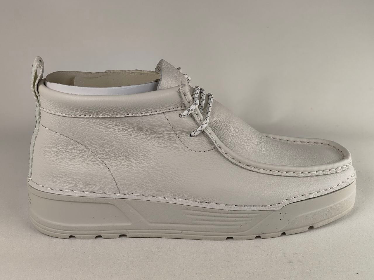 Clarks Origin Wallabee – White Leather