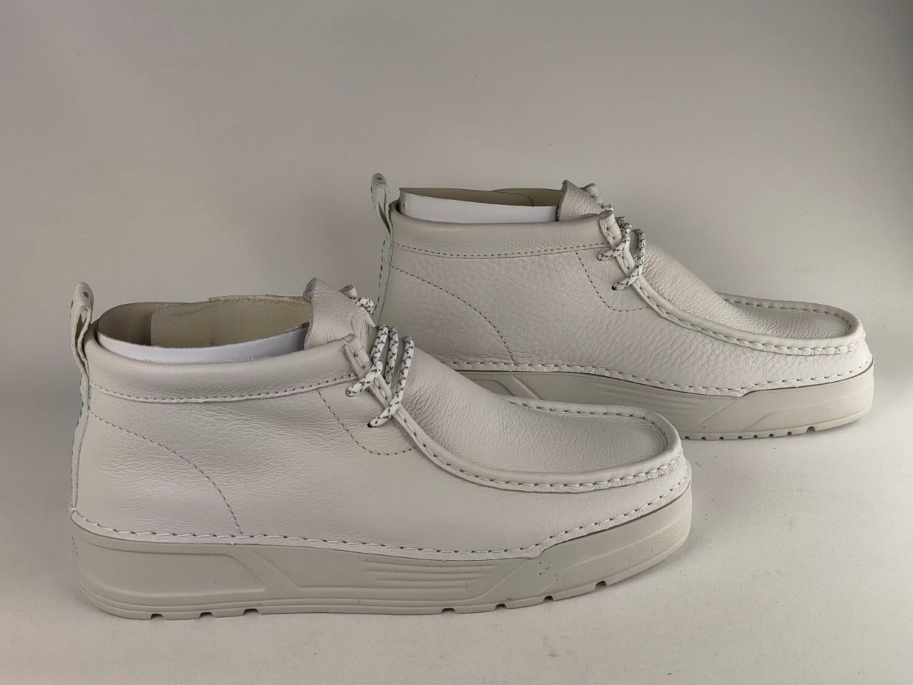Clarks Origin Wallabee – White Leather