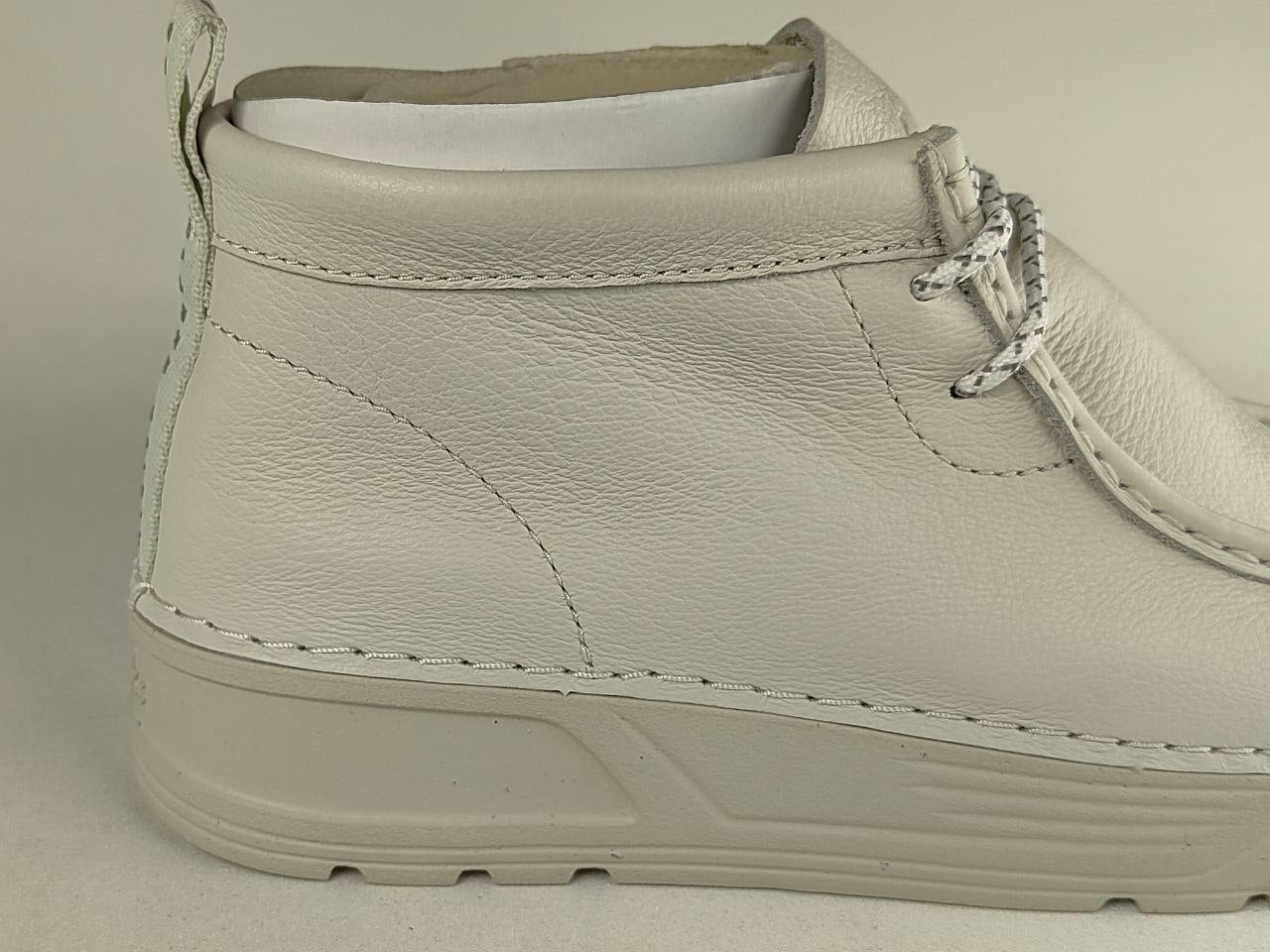 Clarks Origin Wallabee – White Leather