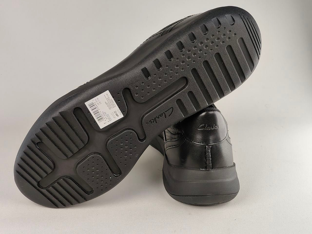 Clarks Sift Speed – Black Leather