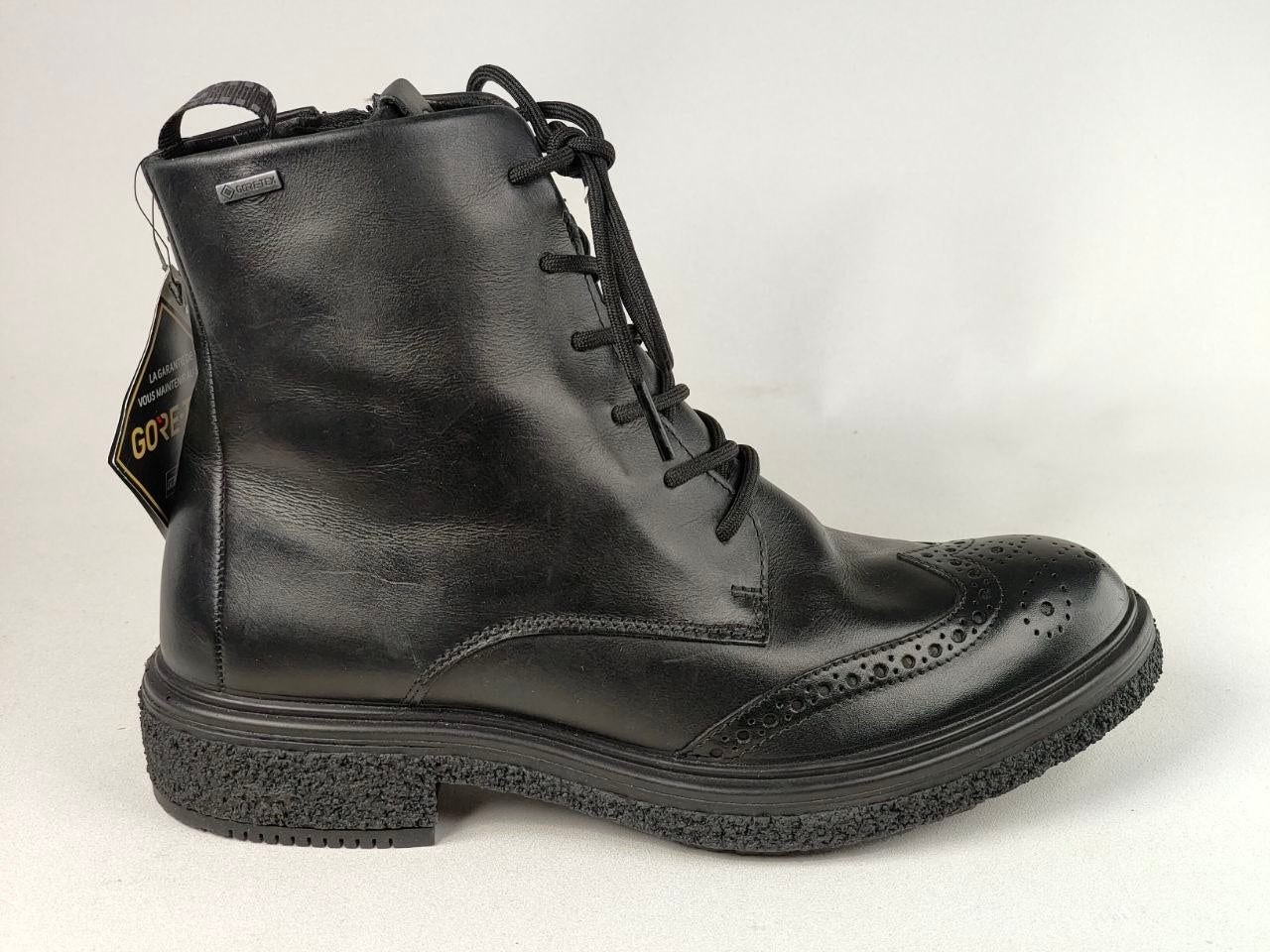 ECCO Crepetray Hybrid W GORE-TEX Black Leather Brogue Boots