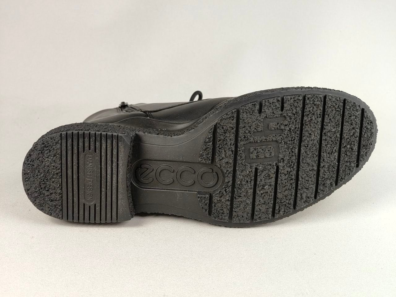 ECCO Crepetray Hybrid W GORE-TEX Black Leather Brogue Boots