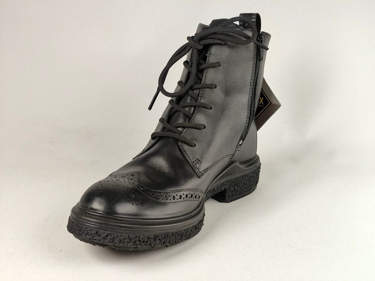 ECCO Crepetray Hybrid W GORE-TEX Black Leather Brogue Boots