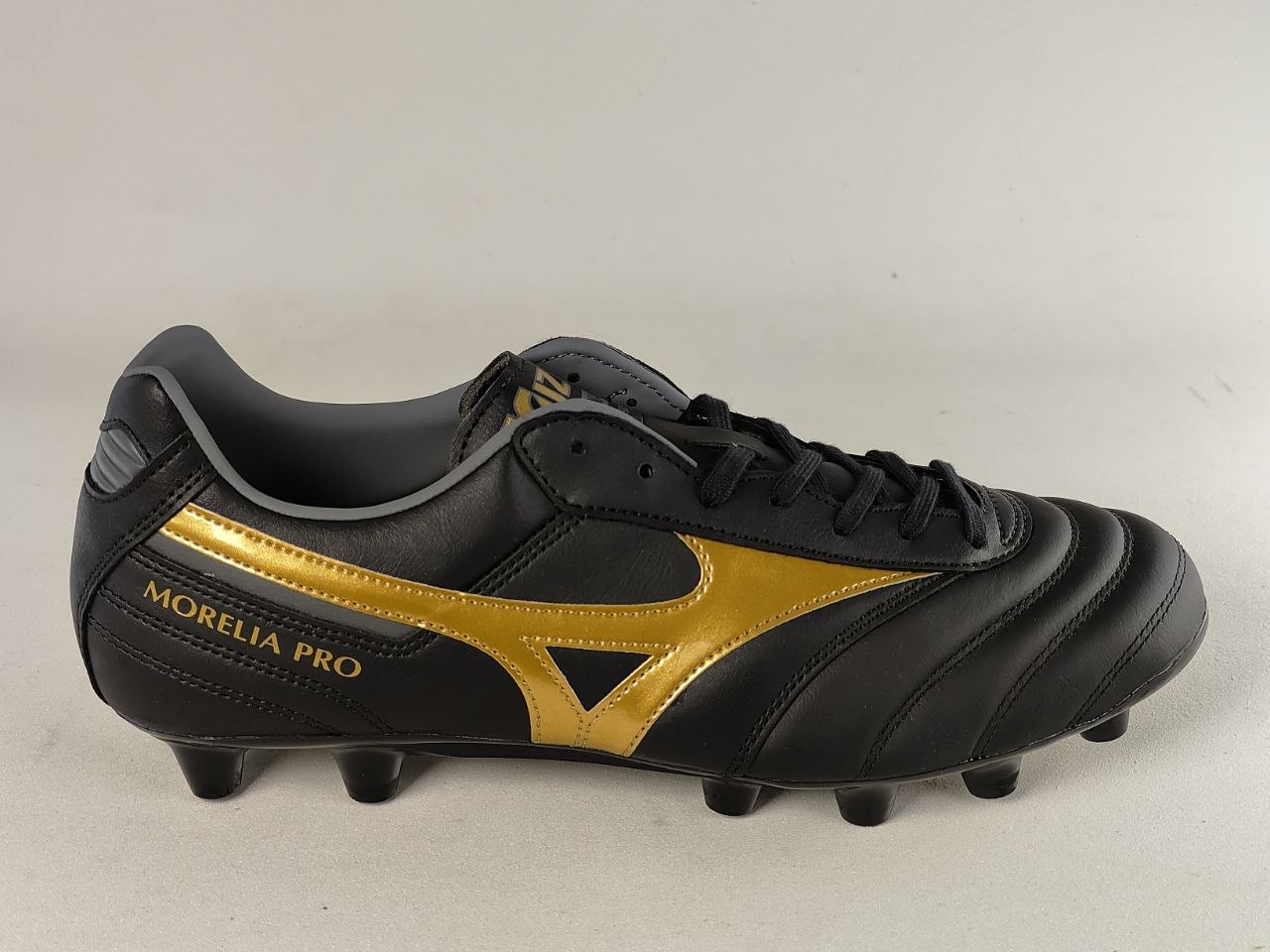 Mizuno Morelia II Pro FG Black Gold Football Boots – EU 42
