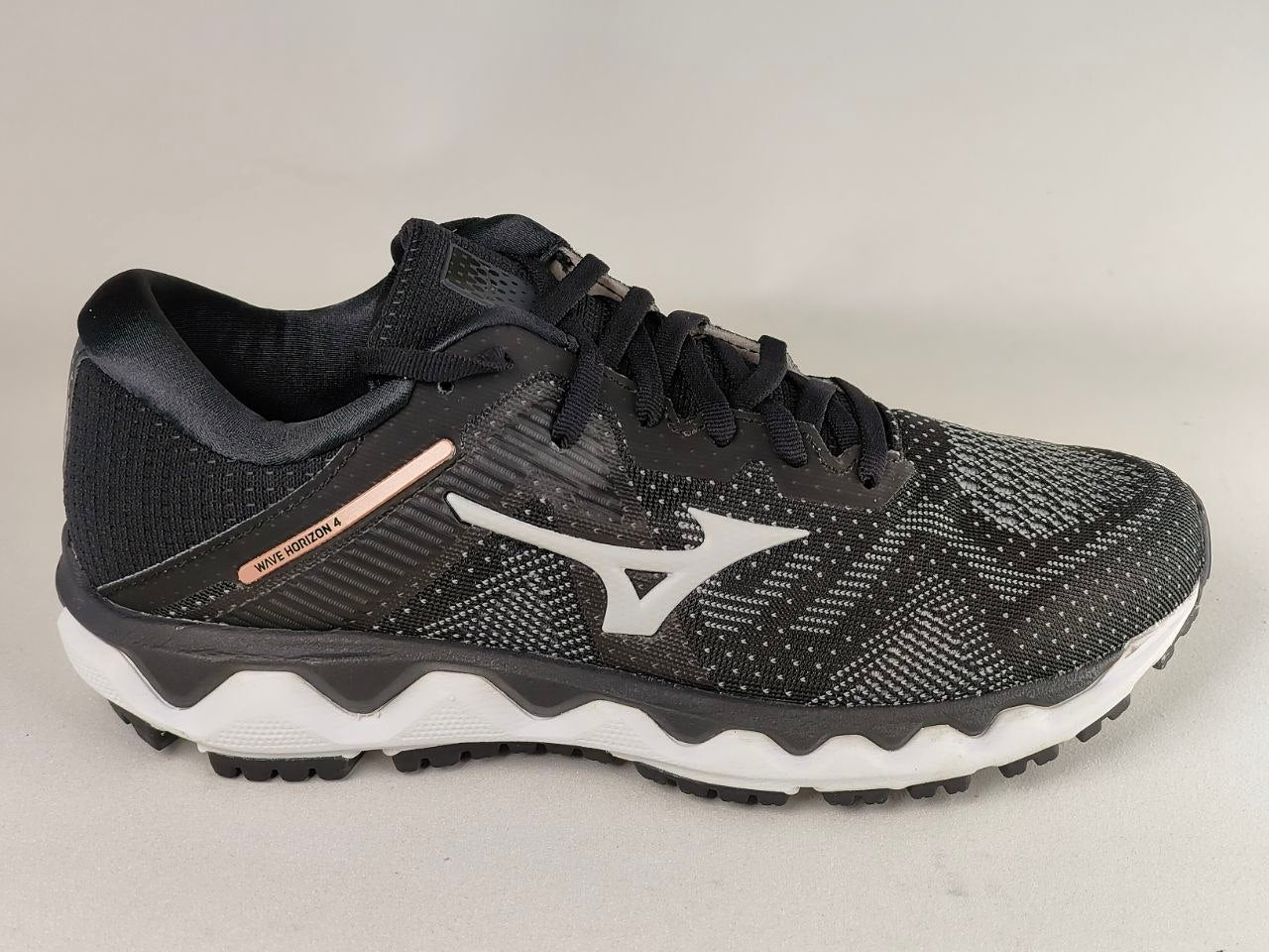 Mizuno Wave Horizon 4 Black Running Shoes Women