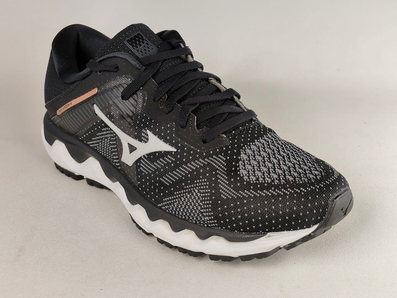 Mizuno Wave Horizon 4 Black Running Shoes Women