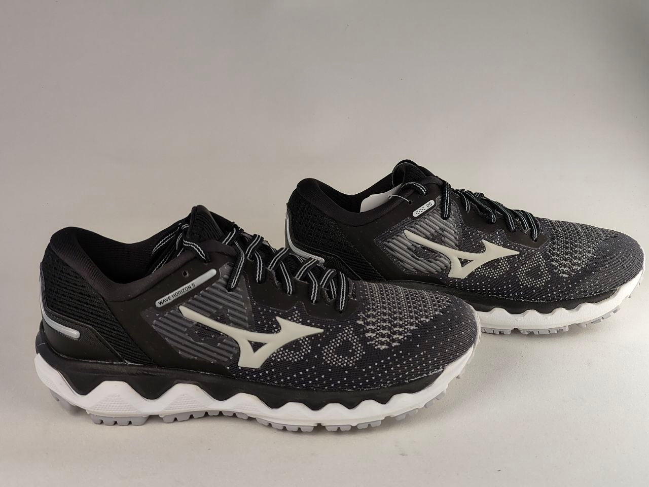 Mizuno-Wave-Horizon-5-Women's-Running-ShoesBlack-Grey-White-