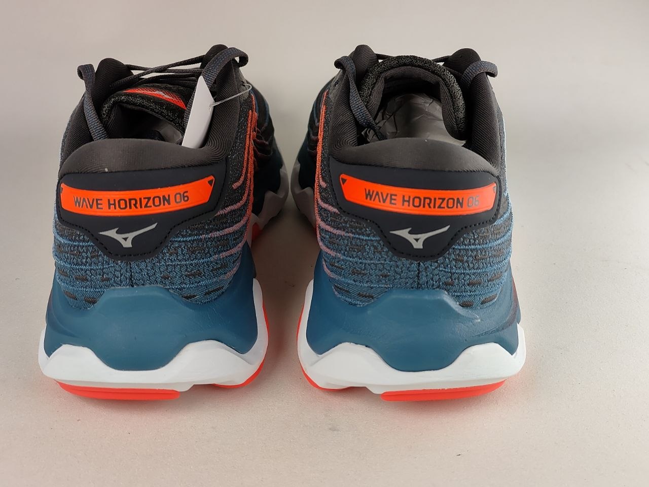 Mizuno-Wave-Horizon-6-Men’s-Stability-Running-Shoes-Black-Dark-Teal-Coral-