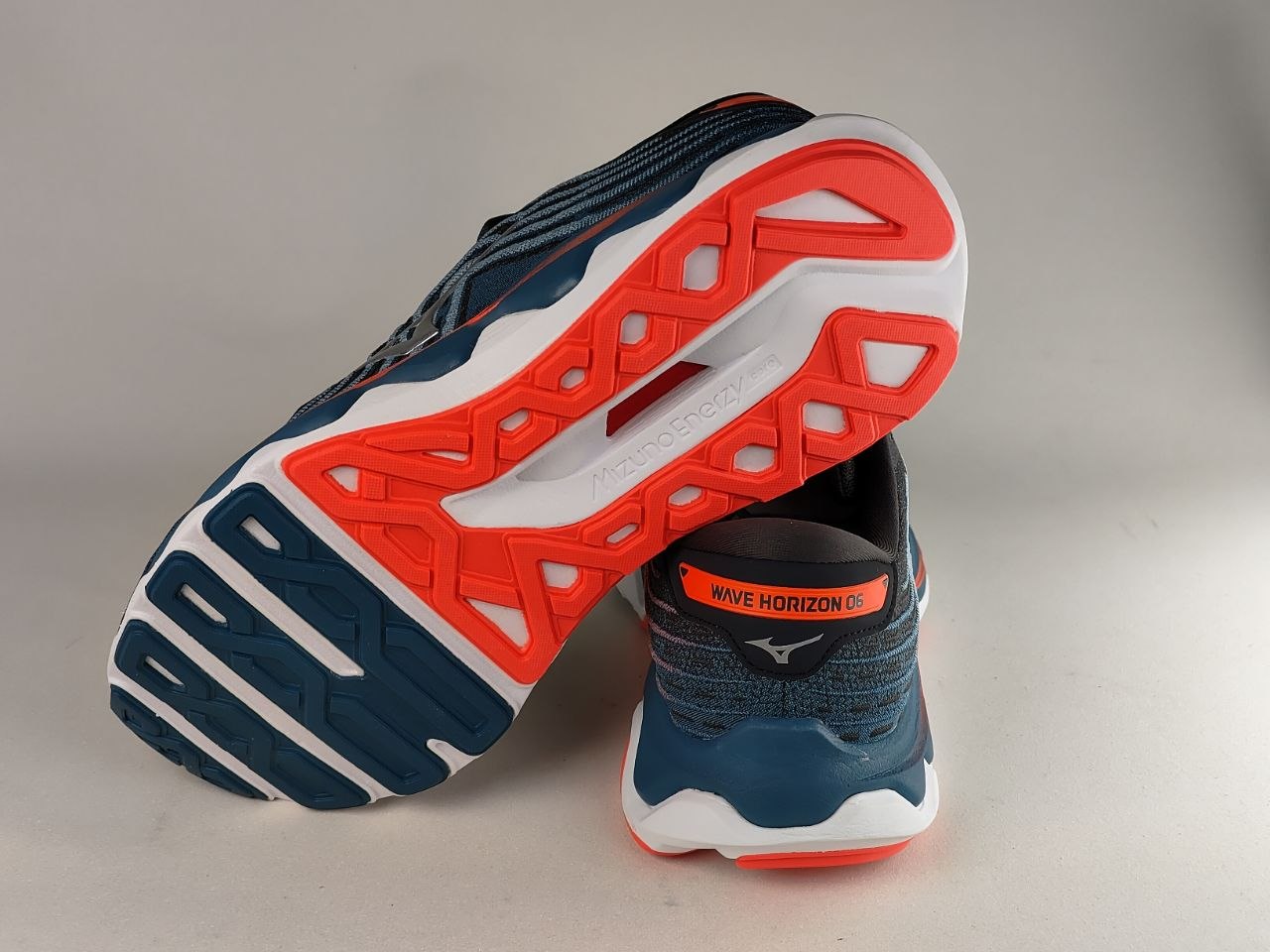 Mizuno-Wave-Horizon-6-Men’s-Stability-Running-Shoes-Black-Dark-Teal-Coral-