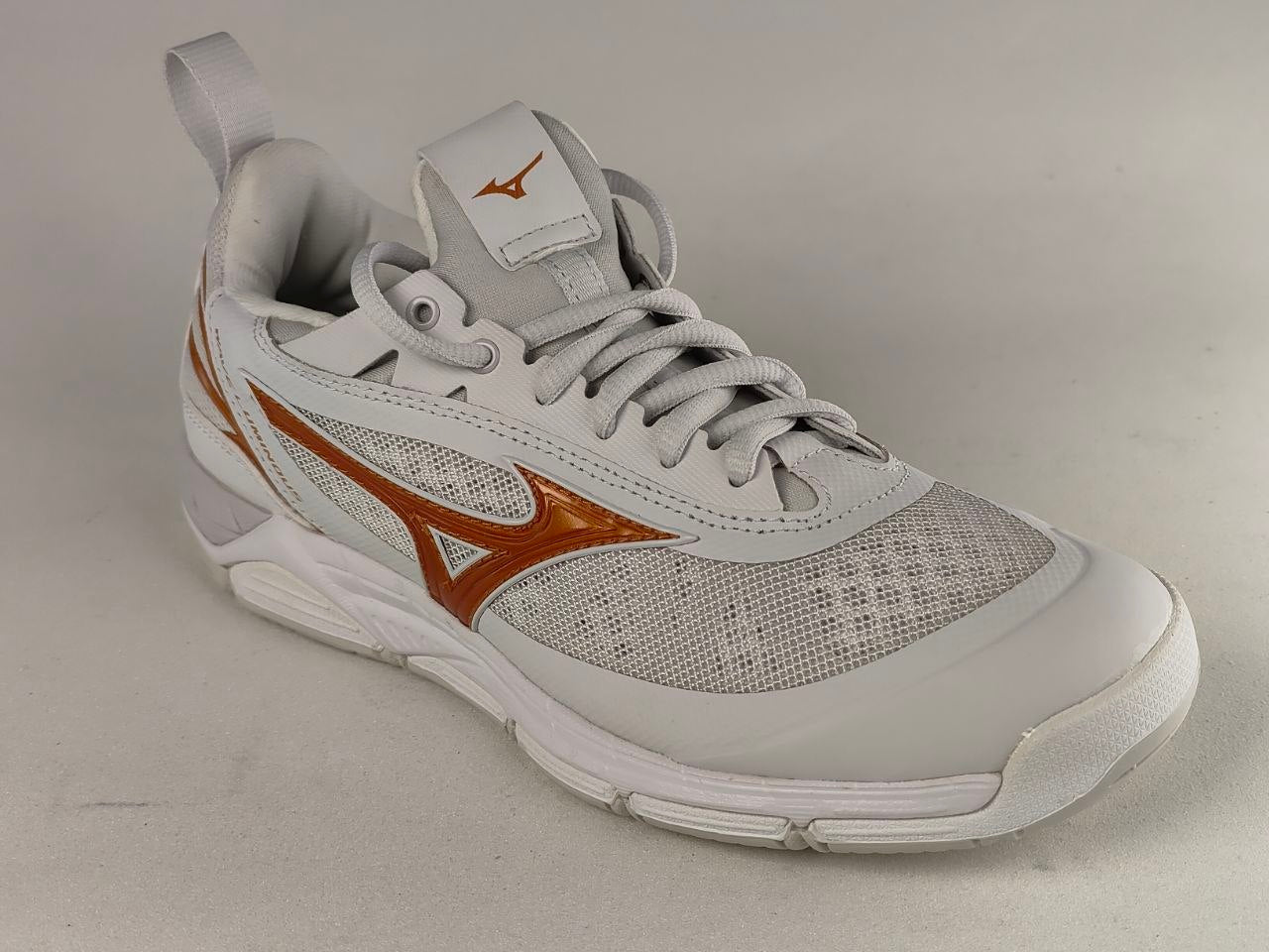 Mizuno-Wave-Luminous-Women's-Volleyball-Shoes-White-Copper-Gold