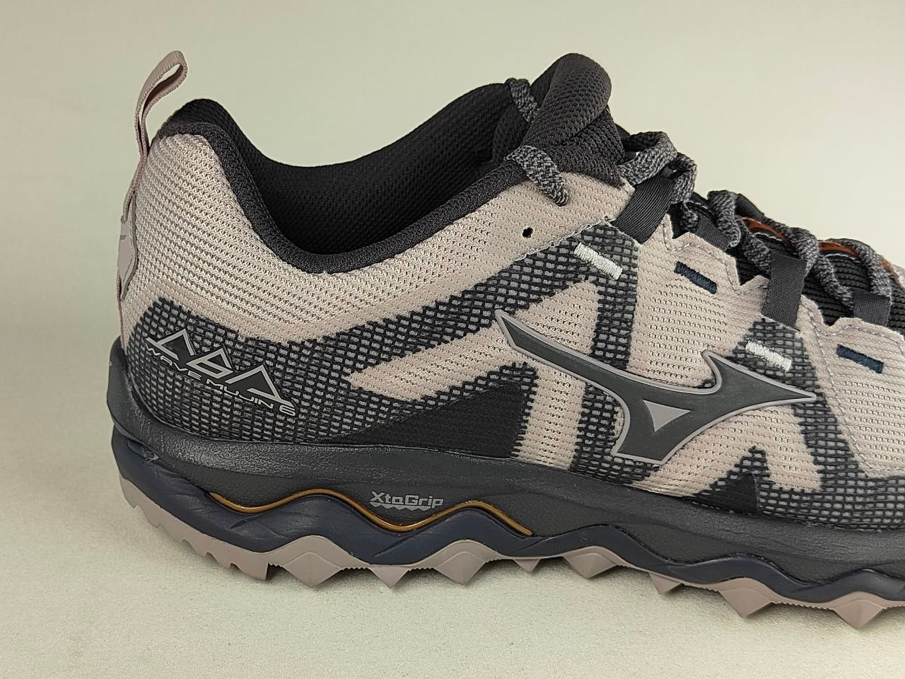 Mizuno-Wave-Mujin-6-Women’s-Trail-Running-Shoes-Glacier-Grey-Silver-Gold-