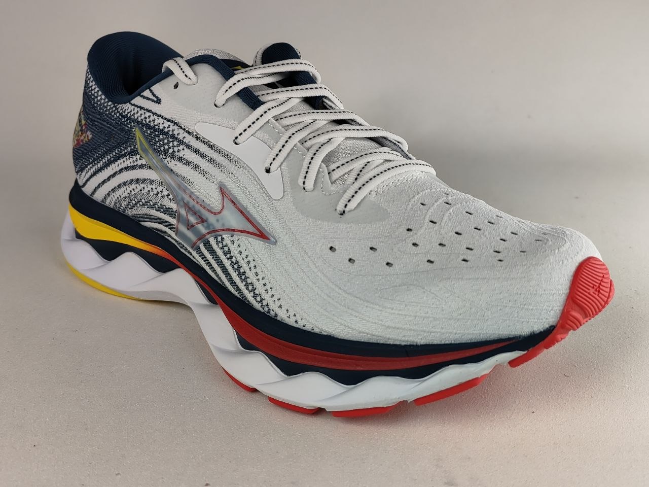 Mizuno Wave Sky 6 Women Running Shoes White Multi