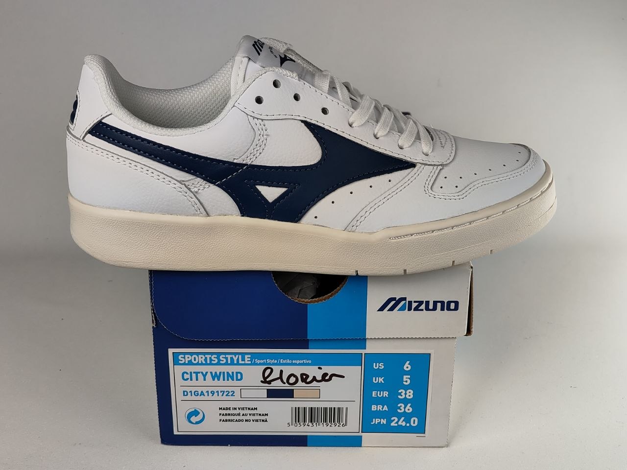Mizuno City Wind Leather Lifestyle Sneakers – White Navy