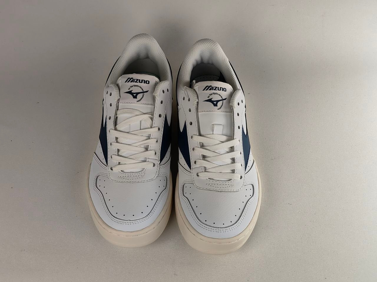 Mizuno City Wind Leather Lifestyle Sneakers – White Navy