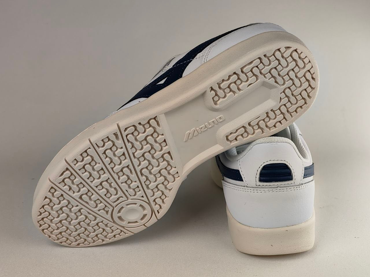 Mizuno City Wind Leather Lifestyle Sneakers – White Navy