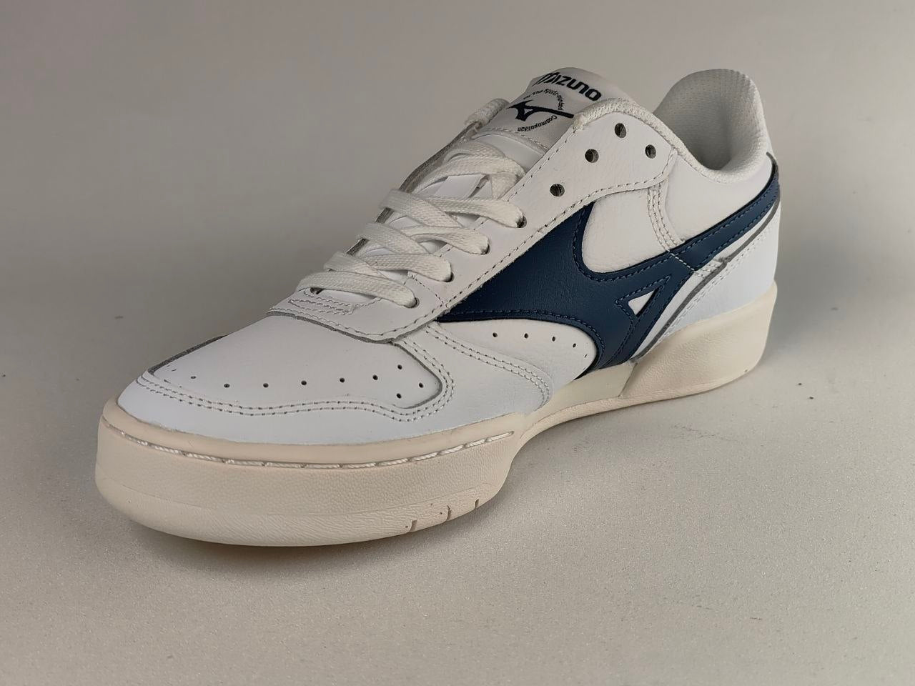 Mizuno City Wind Leather Lifestyle Sneakers – White Navy