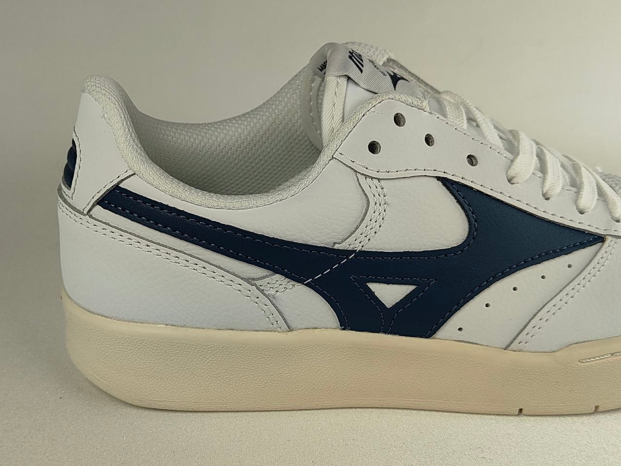 Mizuno City Wind Leather Lifestyle Sneakers – White Navy