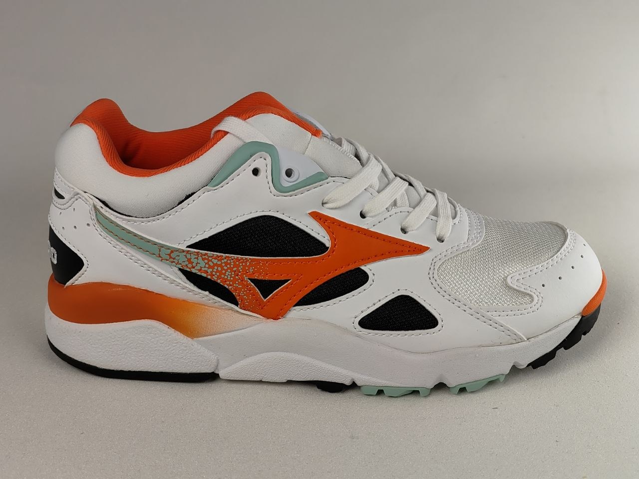 Mizuno Sky Medal Lifestyle Sneakers – White Orange Black Mint