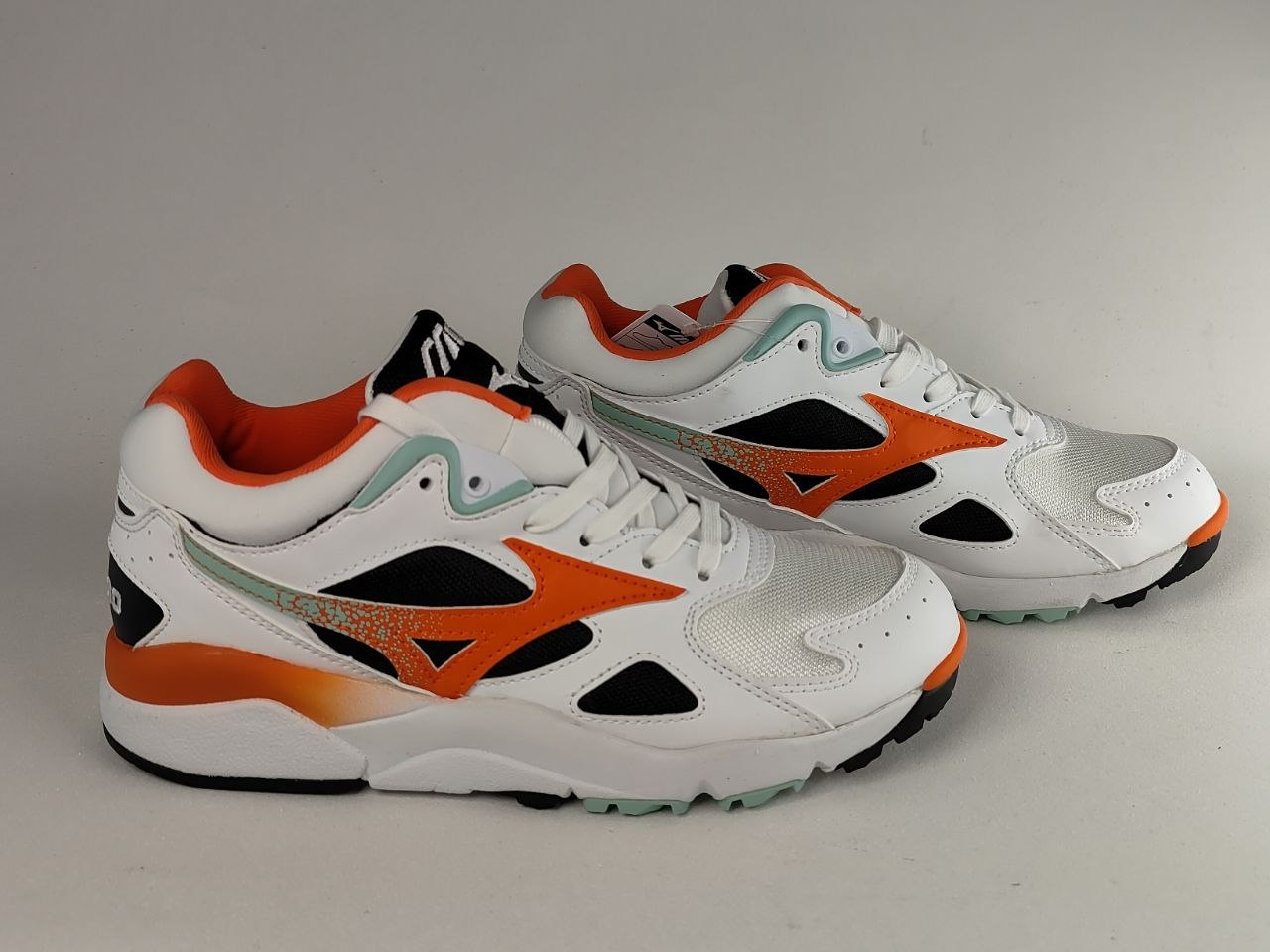 Mizuno Sky Medal Lifestyle Sneakers – White Orange Black Mint
