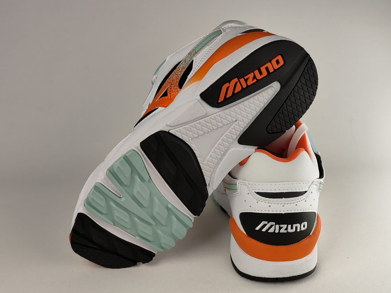 Mizuno Sky Medal Lifestyle Sneakers – White Orange Black Mint