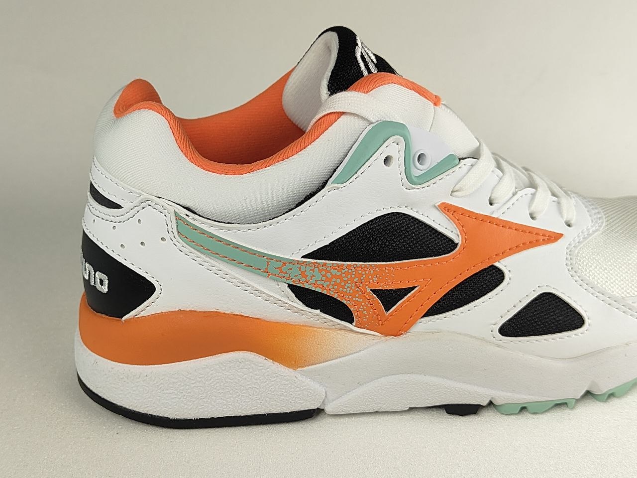 Mizuno Sky Medal Lifestyle Sneakers – White Orange Black Mint