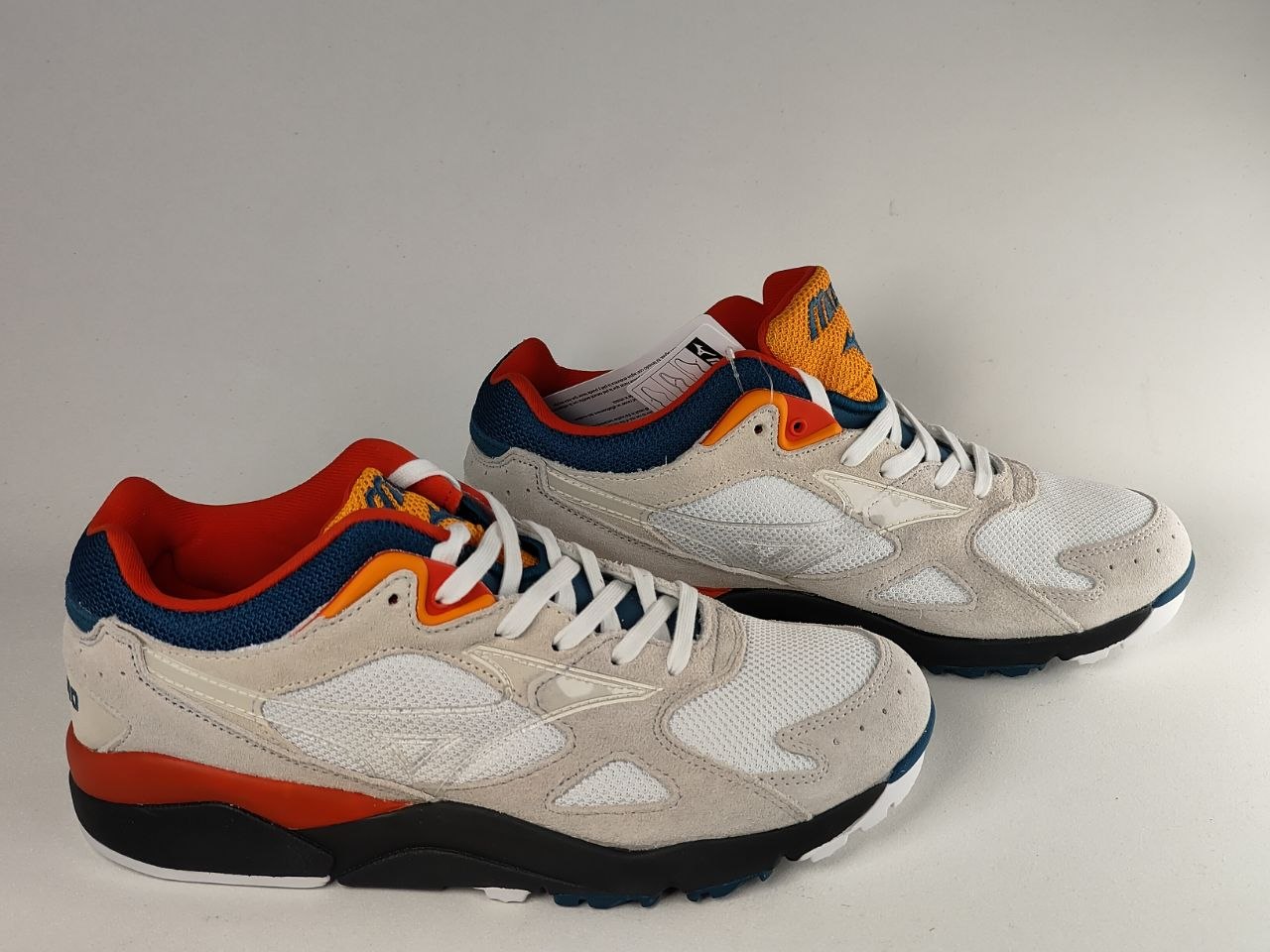Mizuno Sky Medal S Lifestyle Sneakers – White Black Orange Mint