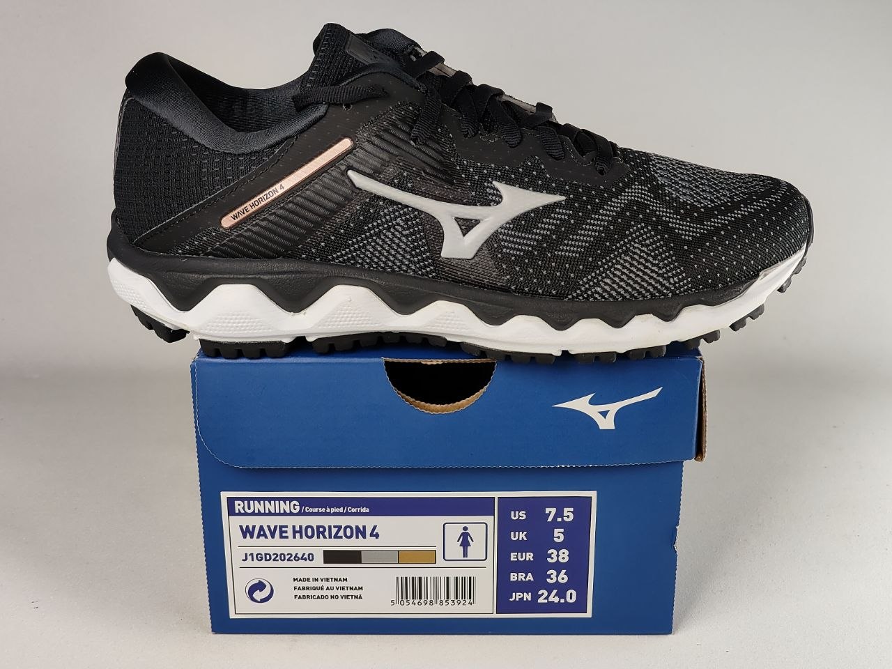 Mizuno Wave Horizon 4 Black Running Shoes Women