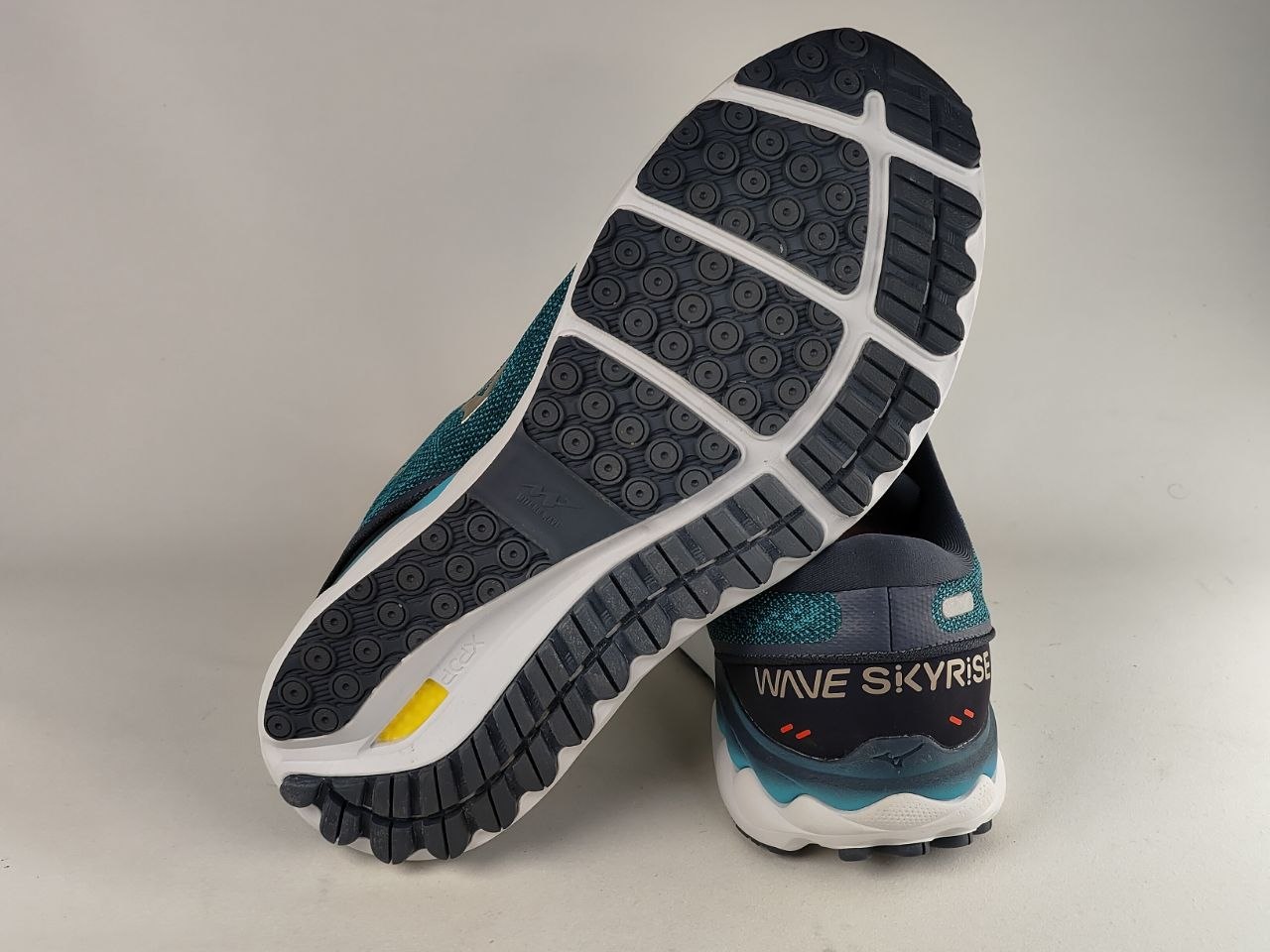 Mizuno Wave Skyrise 2 Men's Running Shoes – Deep Teal  White  Navy
