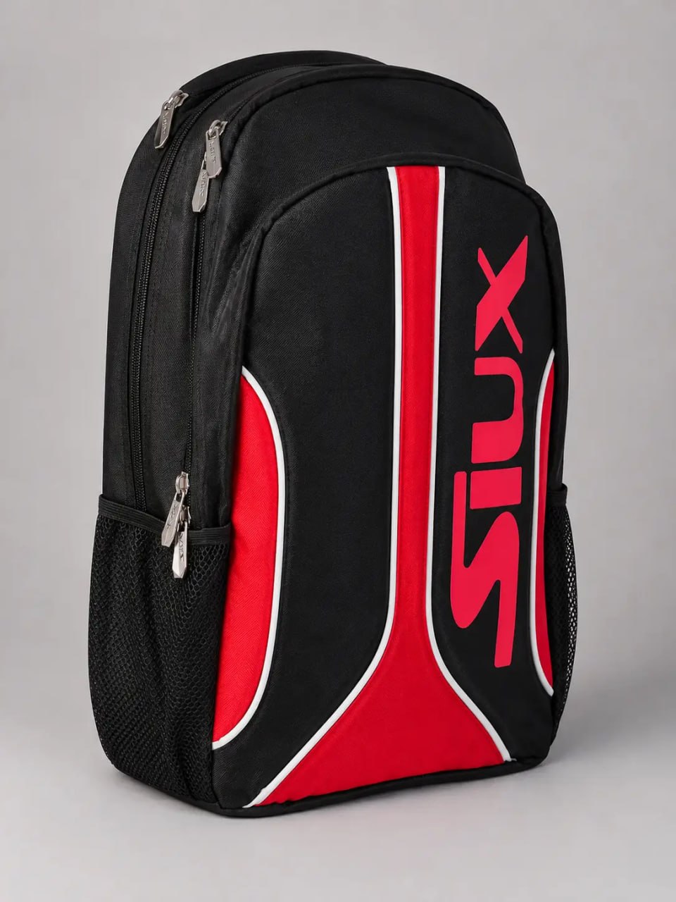 Black and red backpack with 'Siux' branding on a gray background