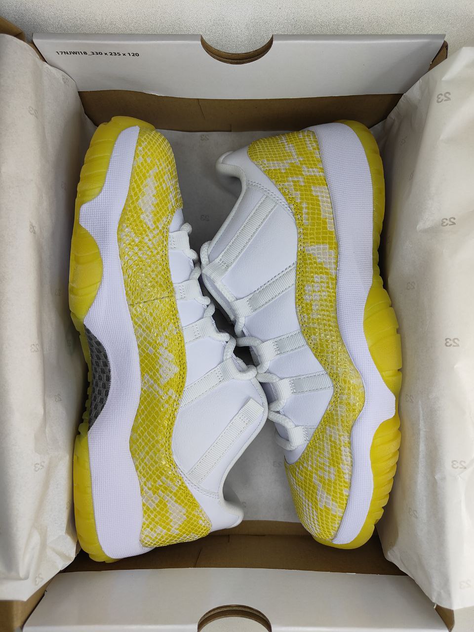 NIKE AIR JORDAN 11 RETORO LOW