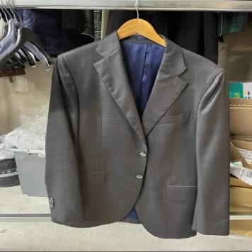 پکیج کت های مردانه میکس از برند های معروف در هلند