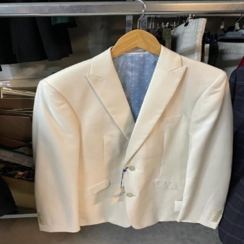 پکیج کت های مردانه میکس از برند های معروف در هلند