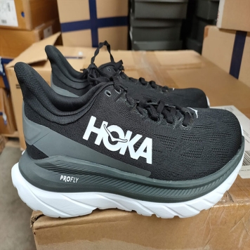 پکیج میکس کفش مردانه و زنانه برند فرانسوی هوکا