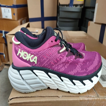 پکیج میکس کفش مردانه و زنانه برند فرانسوی هوکا