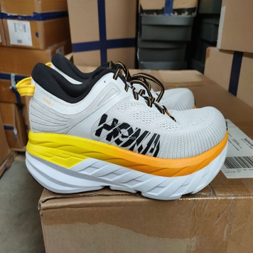 پکیج میکس کفش مردانه و زنانه برند فرانسوی هوکا