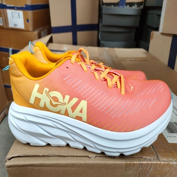 پکیج میکس کفش مردانه و زنانه برند فرانسوی هوکا